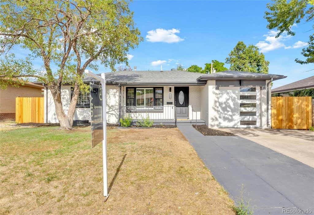 Photo of 1170 S Gray Street, Lakewood, CO 80232 (MLS # 8962819)