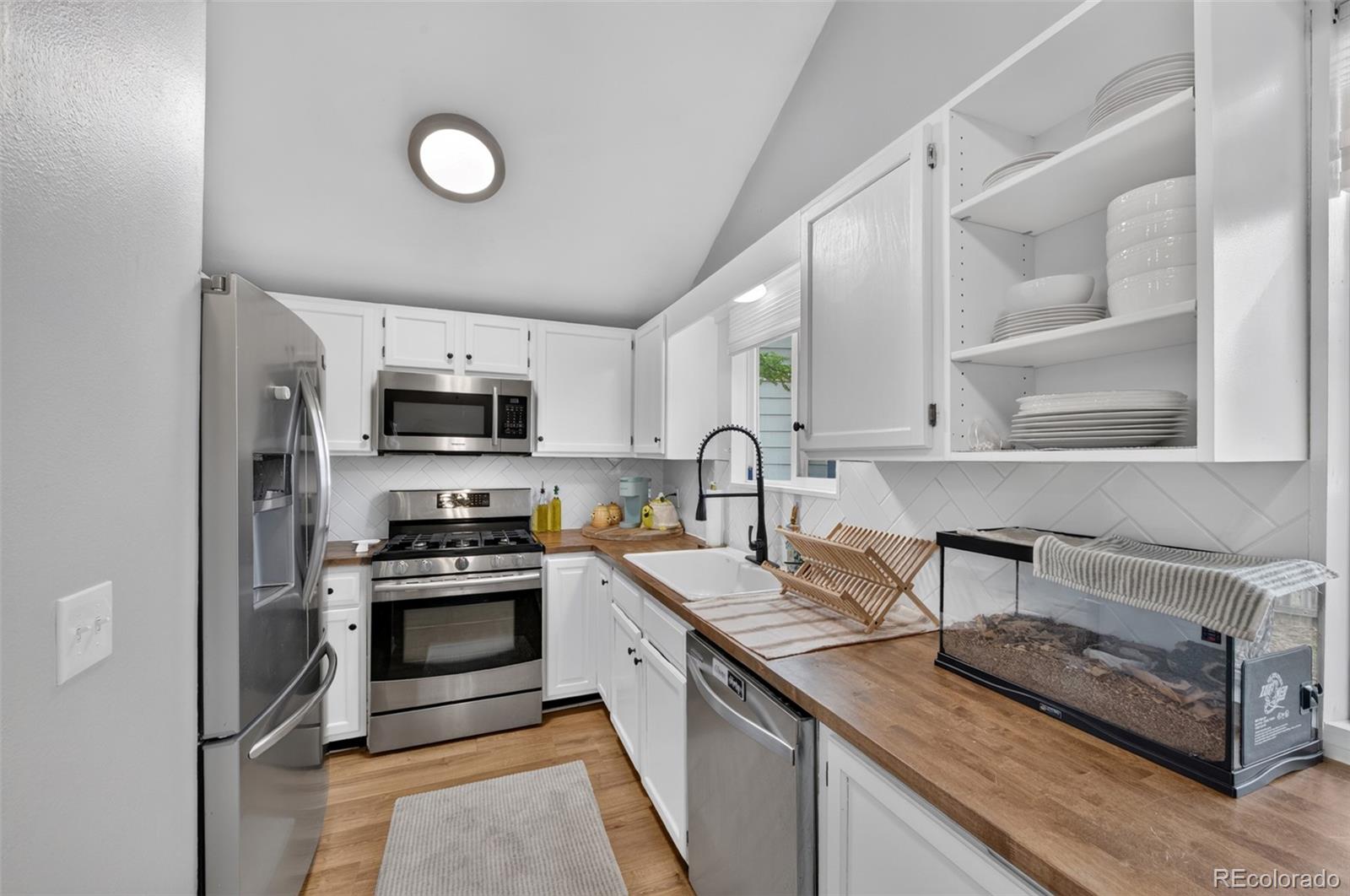960 S Zeno Way