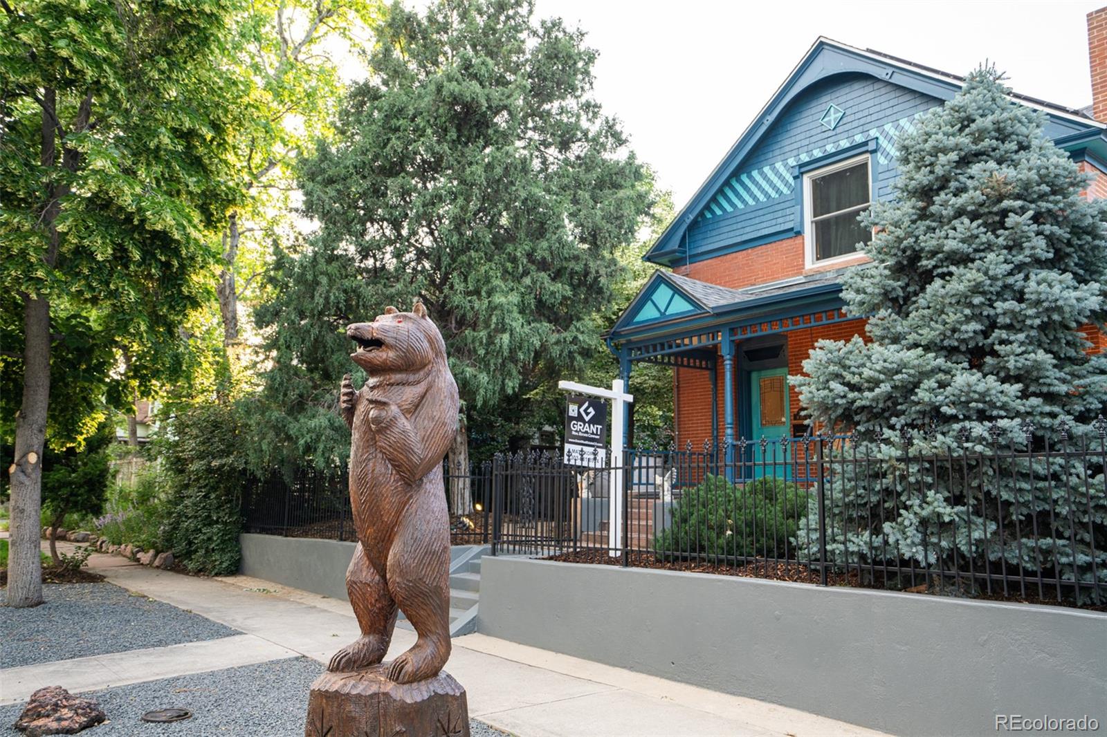 2445 W 39th Avenue