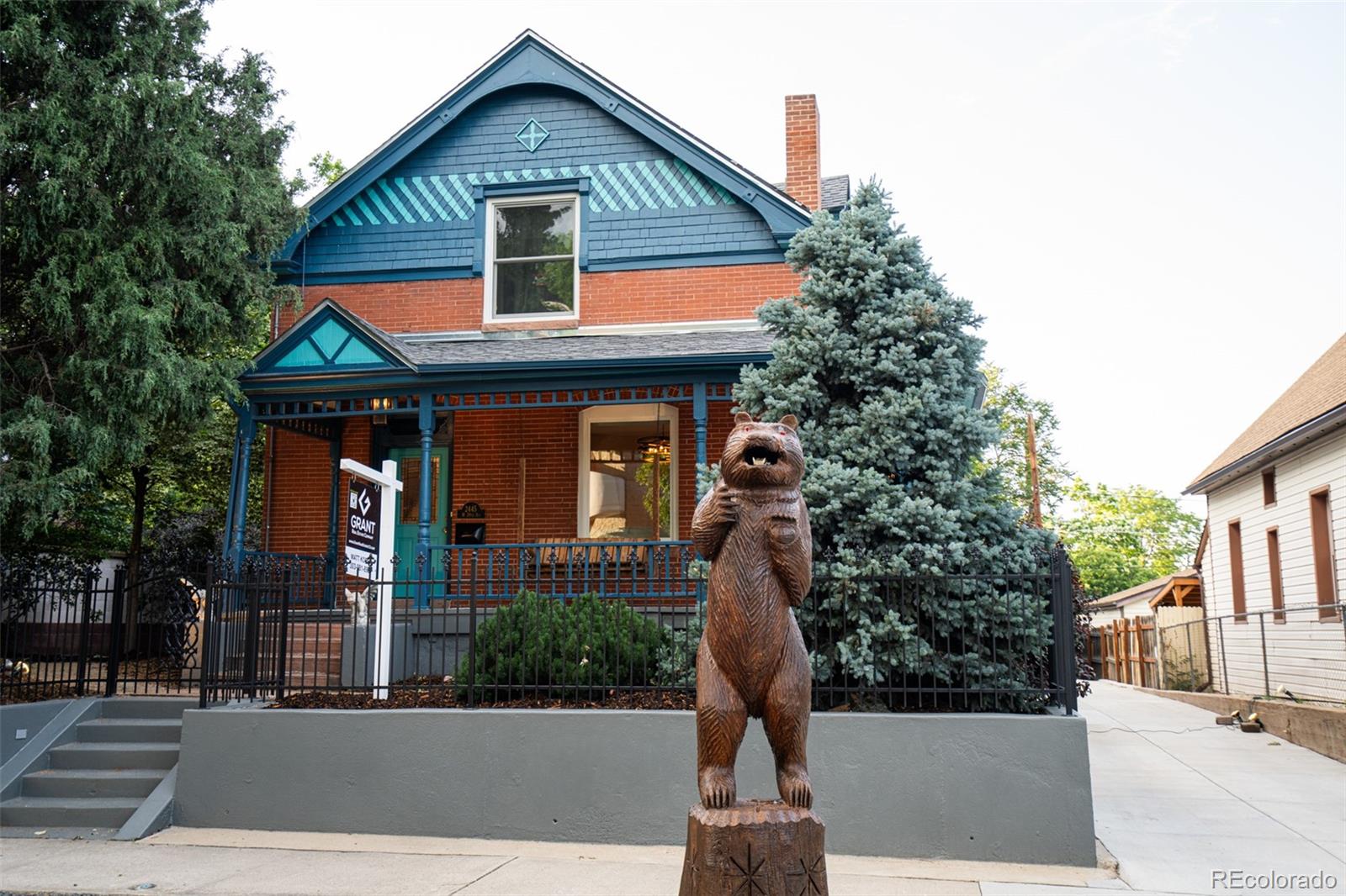 2445 W 39th Avenue