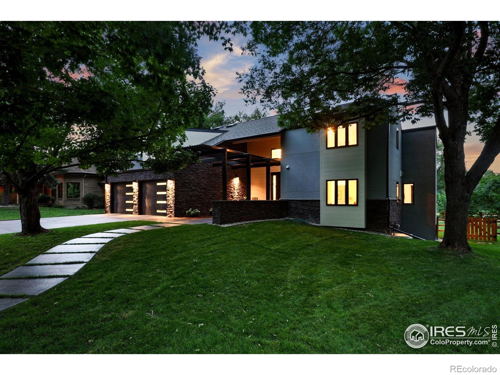 7312 Island Circle