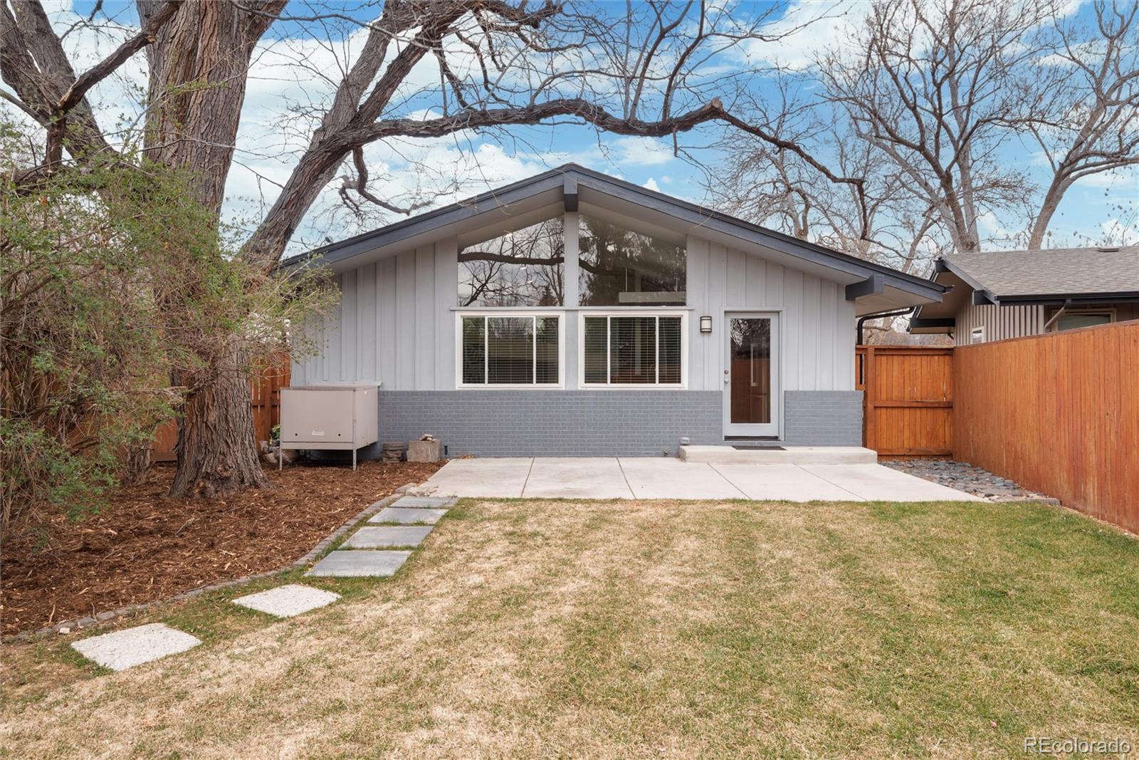 2005 S Monroe Street