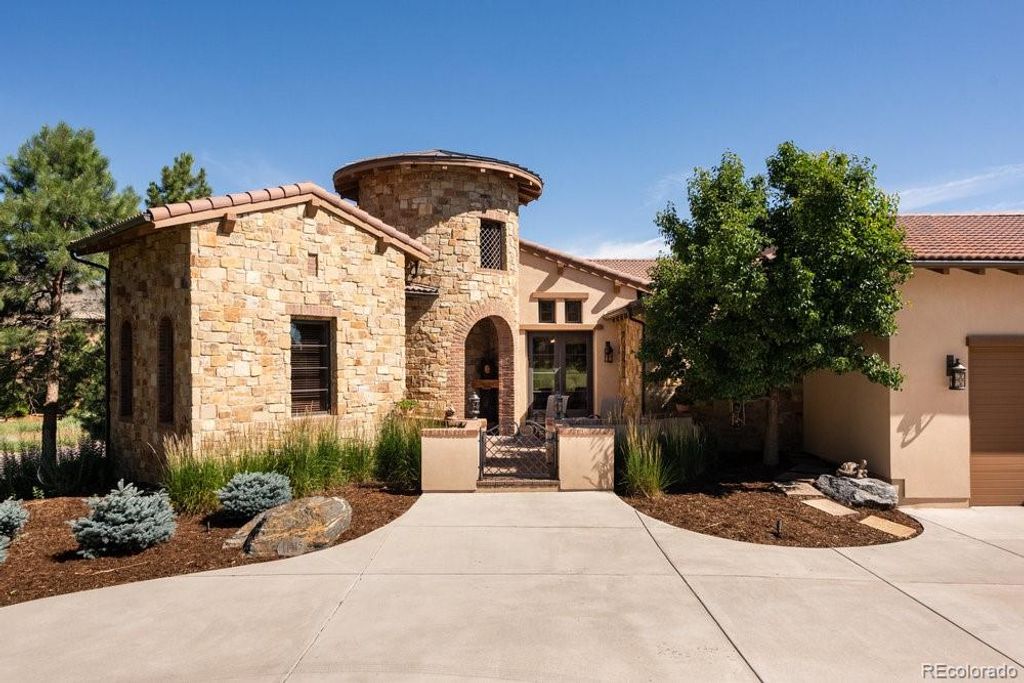 Photo of 11415 Birolli Place, Littleton, CO 80125 (MLS # 6500336)