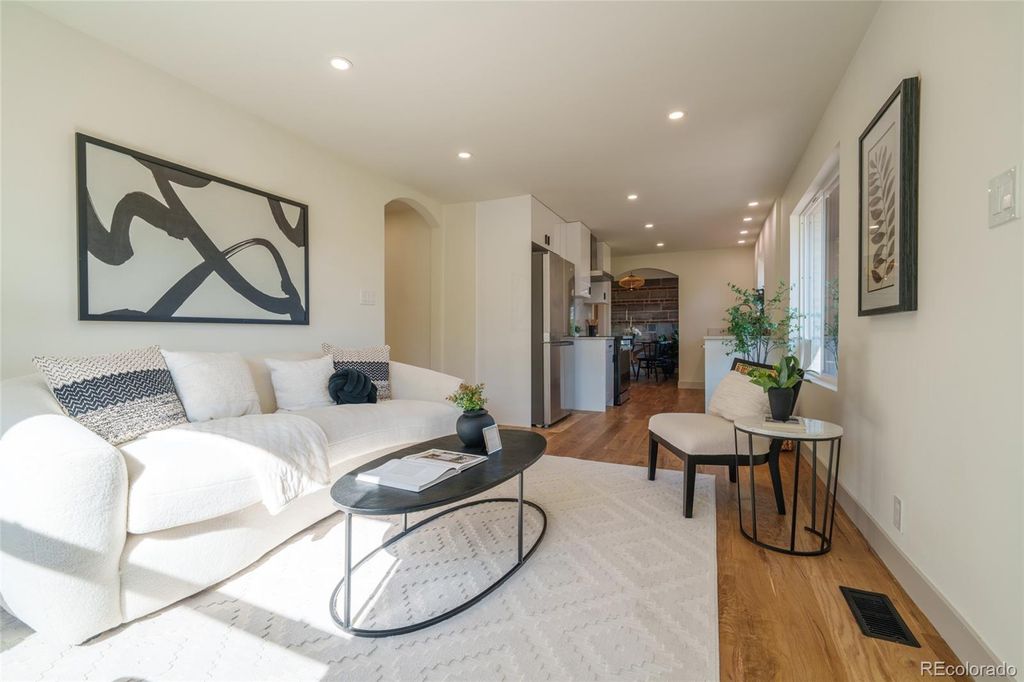 Photo of 3055 Ivanhoe Street, Denver, CO 80207 (MLS # 6715295)