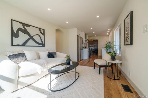 Photo of 3055 Ivanhoe Street, Denver, CO 80207 (MLS # 6715295) Photo of 3055 Ivanhoe Street, Denver, CO 80207 (MLS # 6715295)