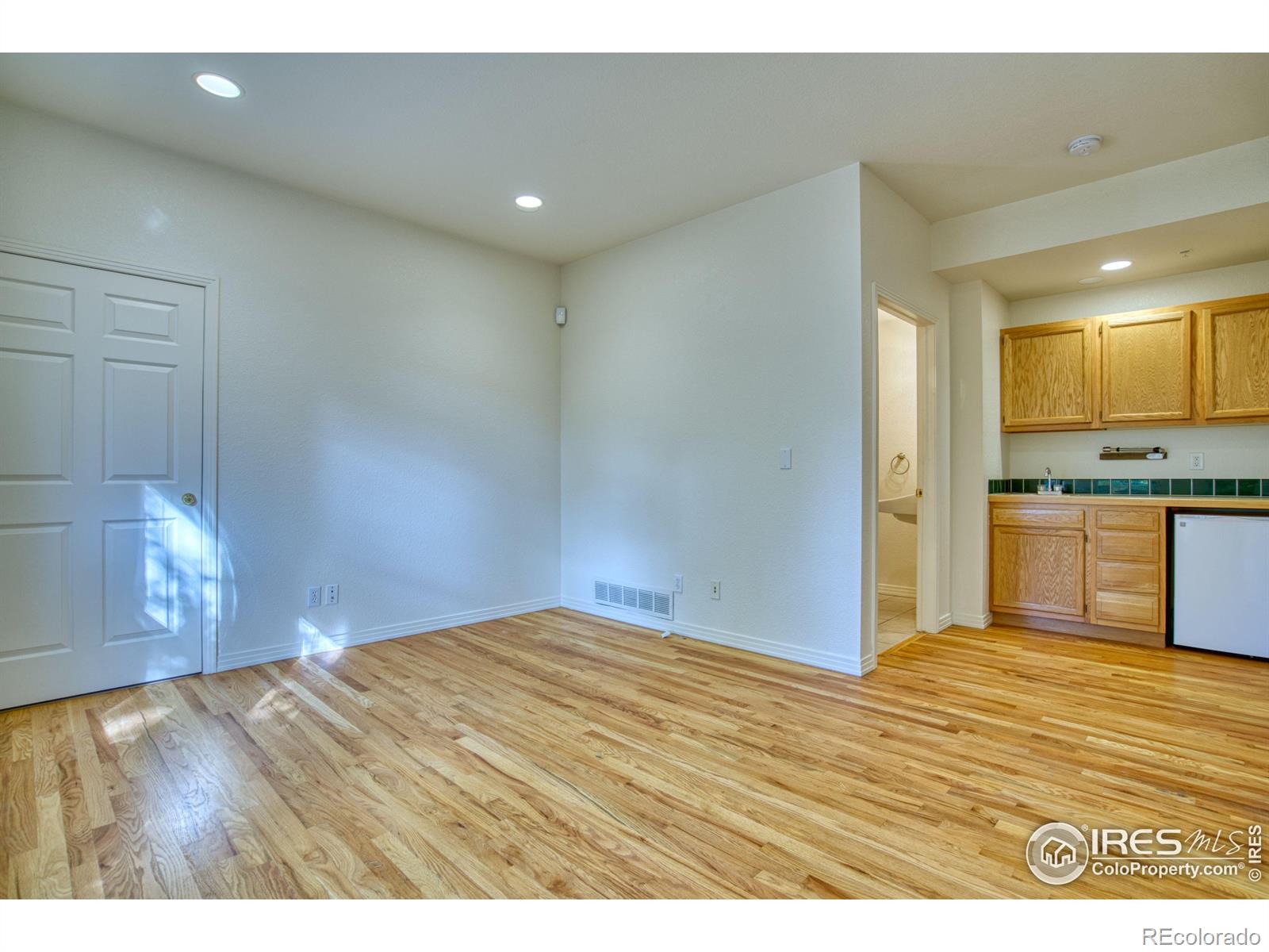 936 Kimbark Street 4
