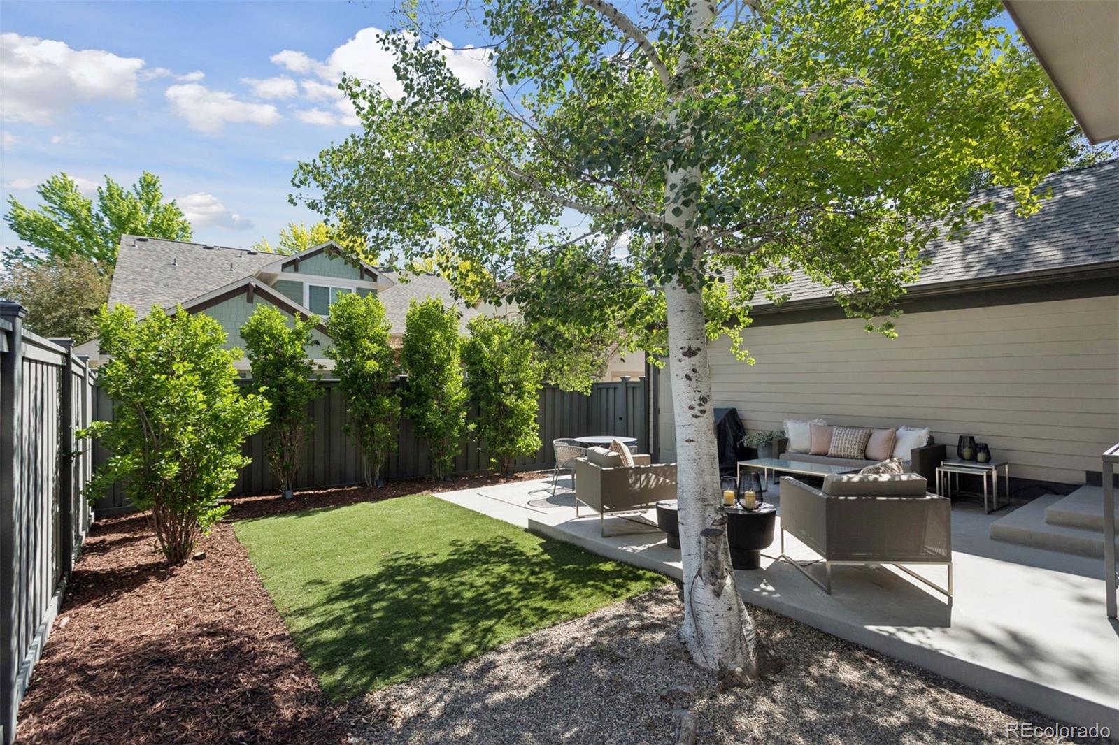 7873 E 8th Place