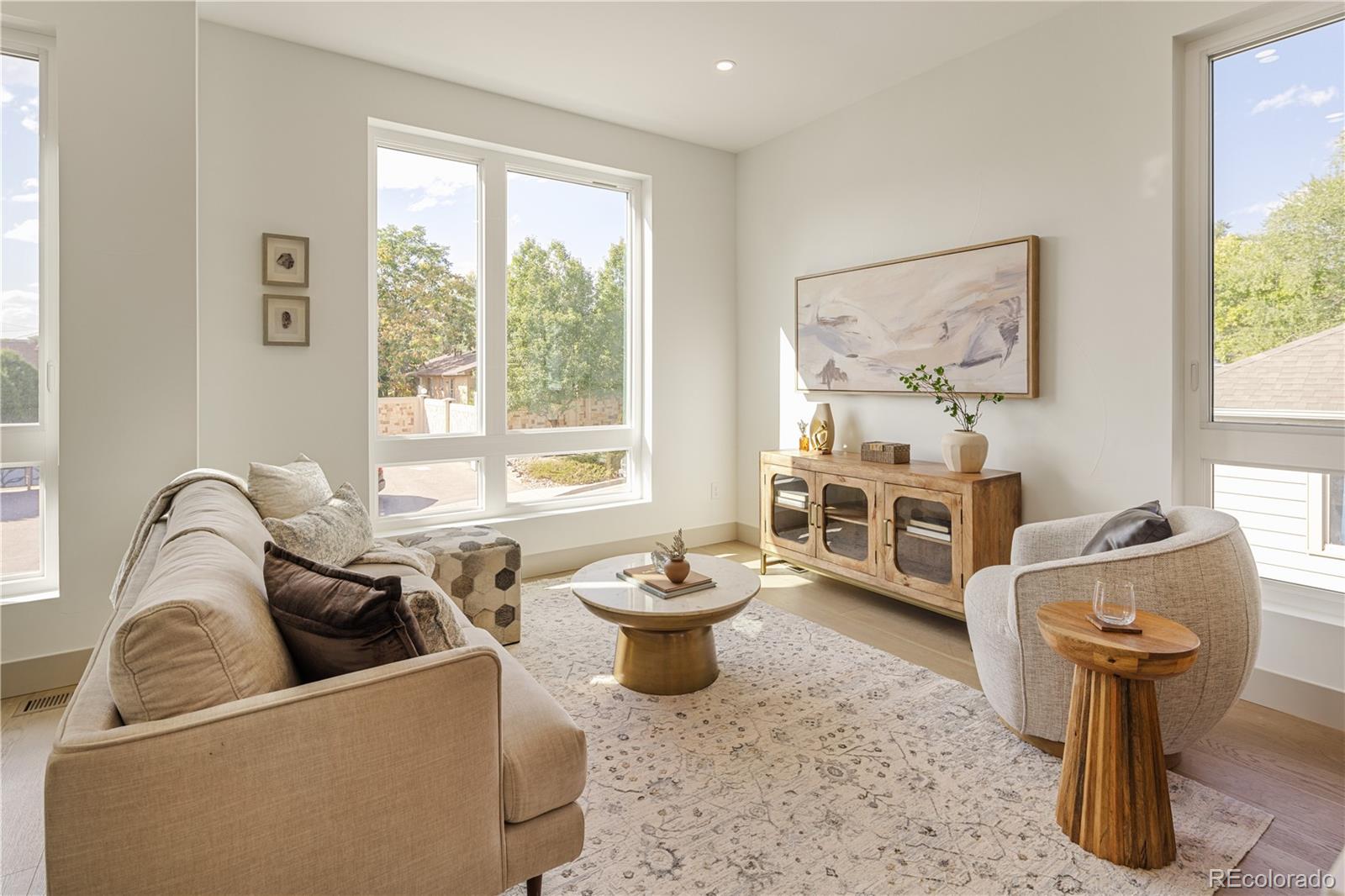 1242 Zenobia Street 12