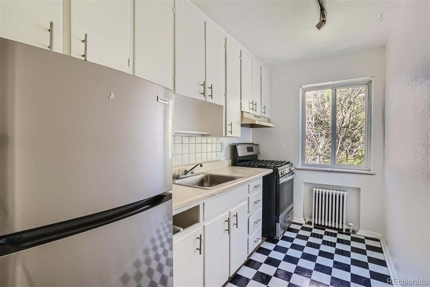 85 N Grant Street 22