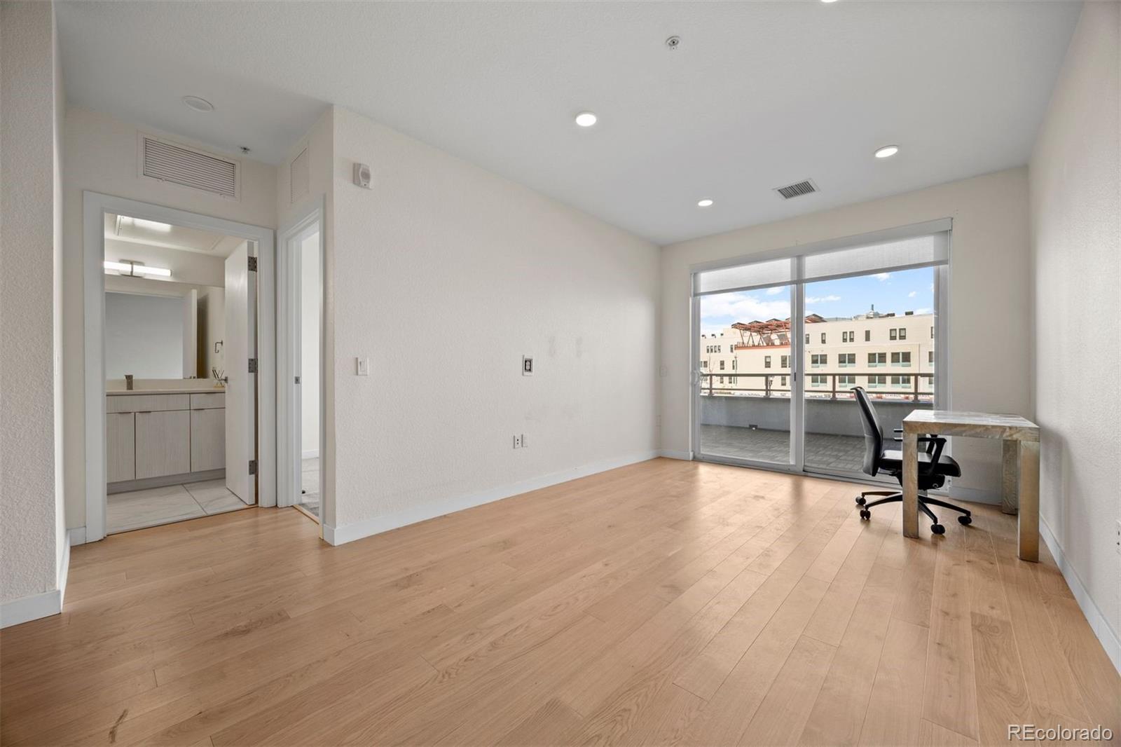 1616 S Broadway 206