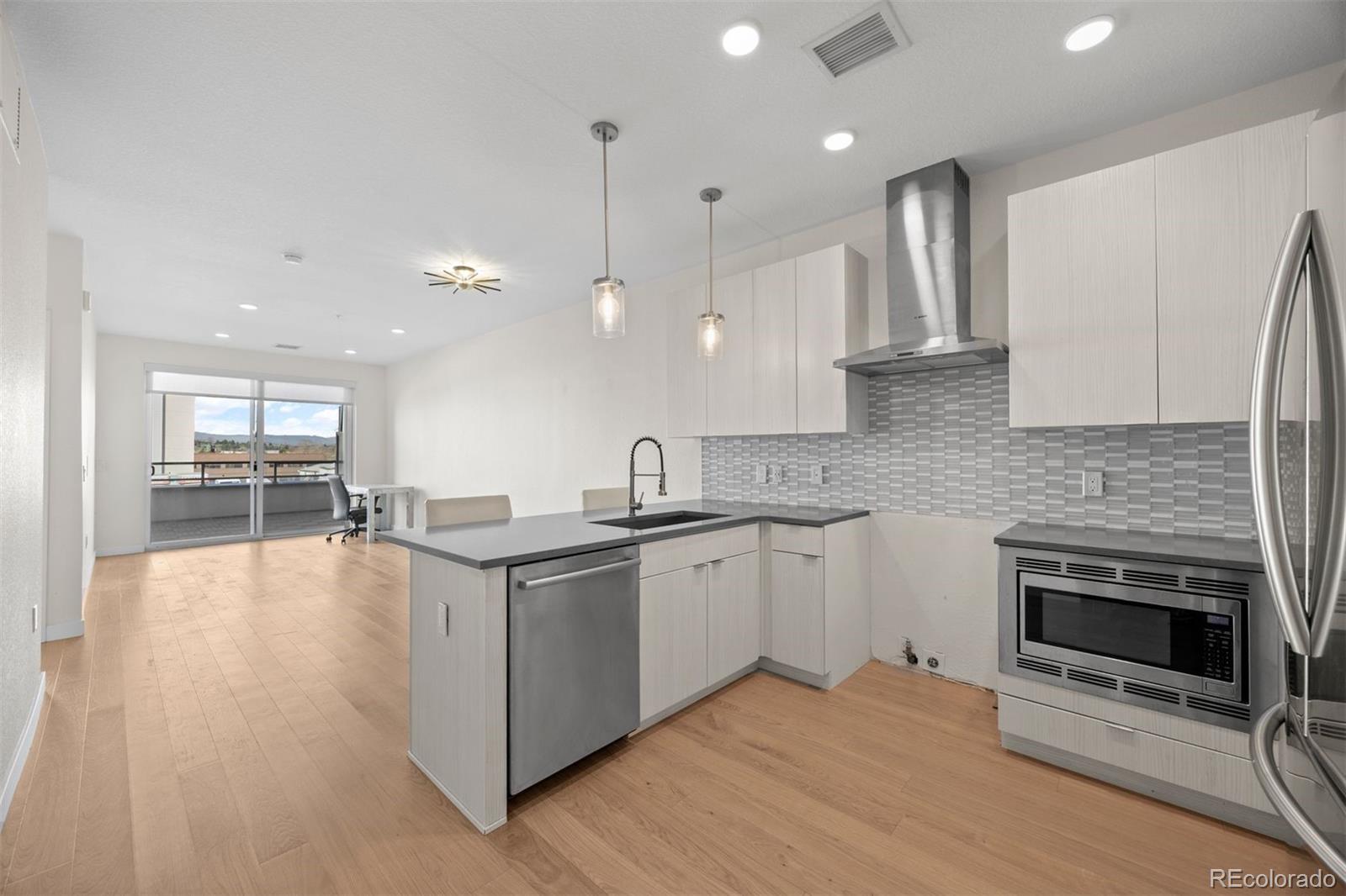 1616 S Broadway 206