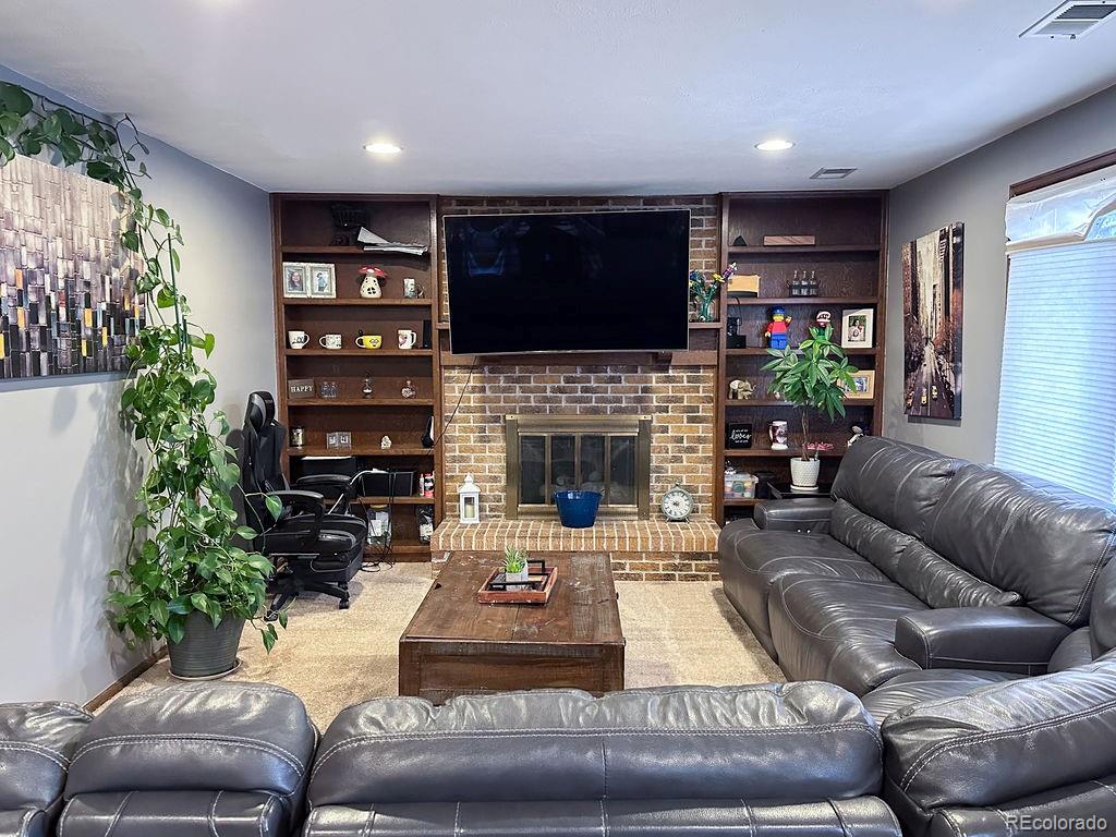 3696 S Argonne Street