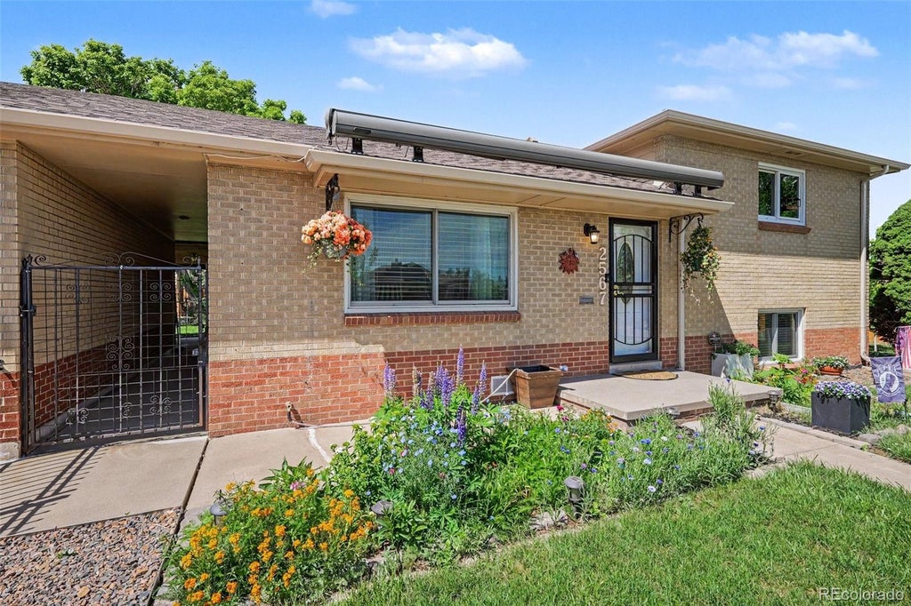 Photo of 2567 S Uno Way, Denver, CO 80219 (MLS # 3379211)