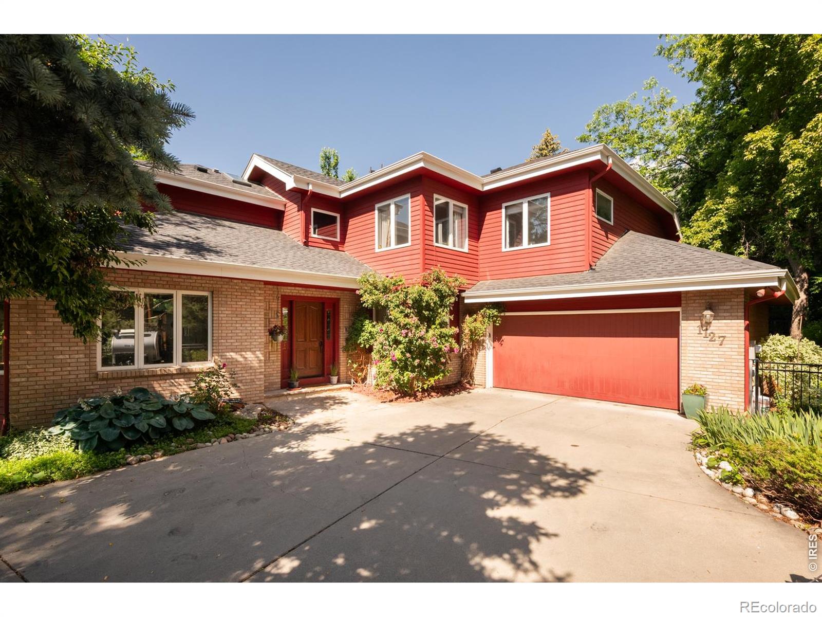 1127 Juniper Avenue