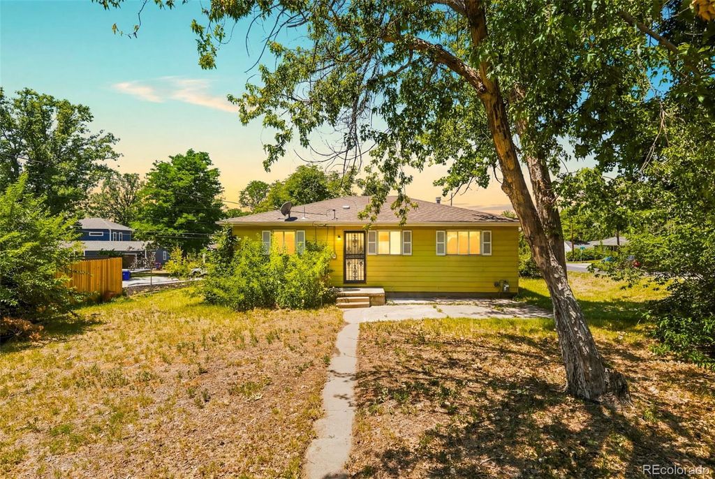 Photo of 4900 S Kalamath Drive, Englewood, CO 80110 (MLS # 5867265)