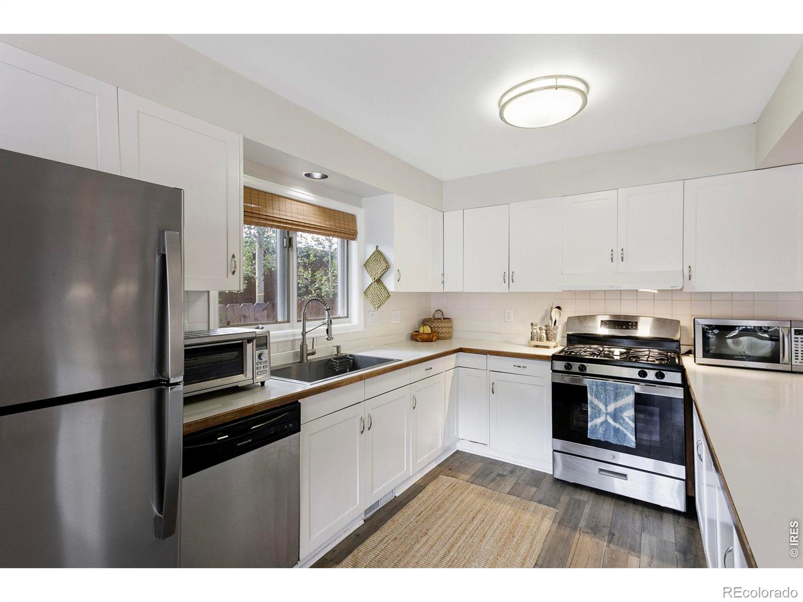 225 W Breed Street