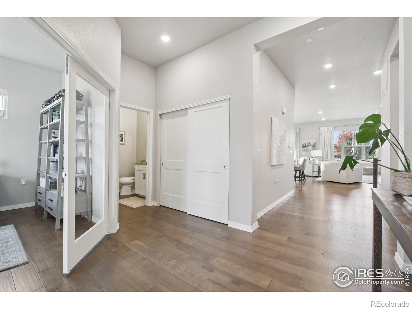 1370 Lanterns Lane