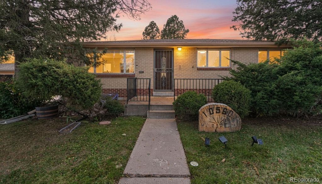 Photo of 10560 W 23rd Place, Lakewood, CO 80215 (MLS # 1588584)