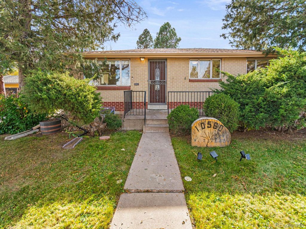 Photo of 10560 W 23rd Place, Lakewood, CO 80215 (MLS # 1588584)