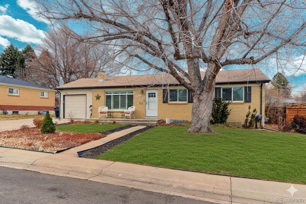 Photo of 3333 W Wagon Trail Drive, Englewood, CO 80110 (MLS # 1603316)