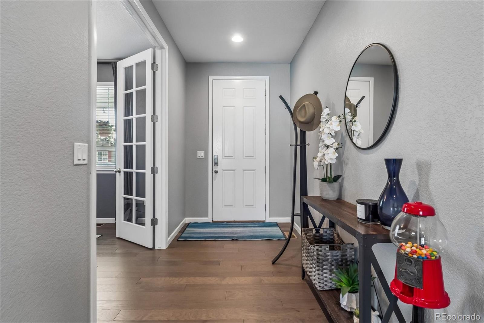 5215 Ditmars Trail