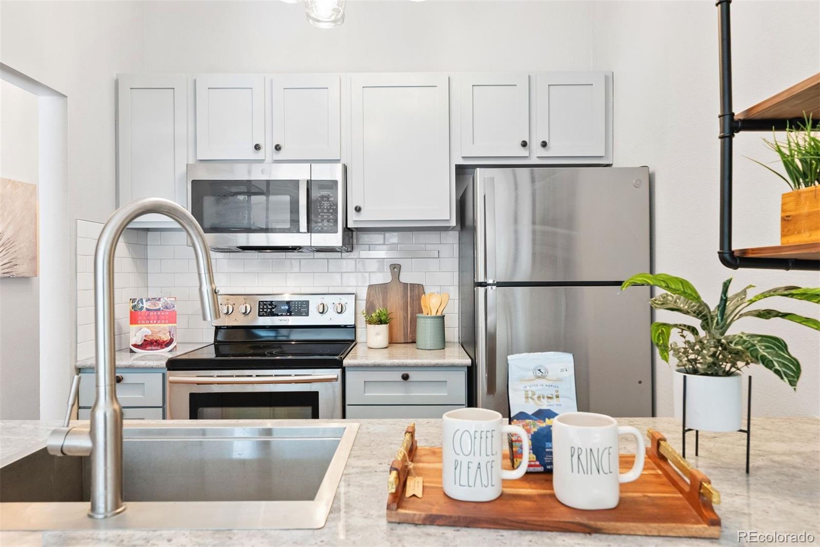 532 Oakwood Drive D204