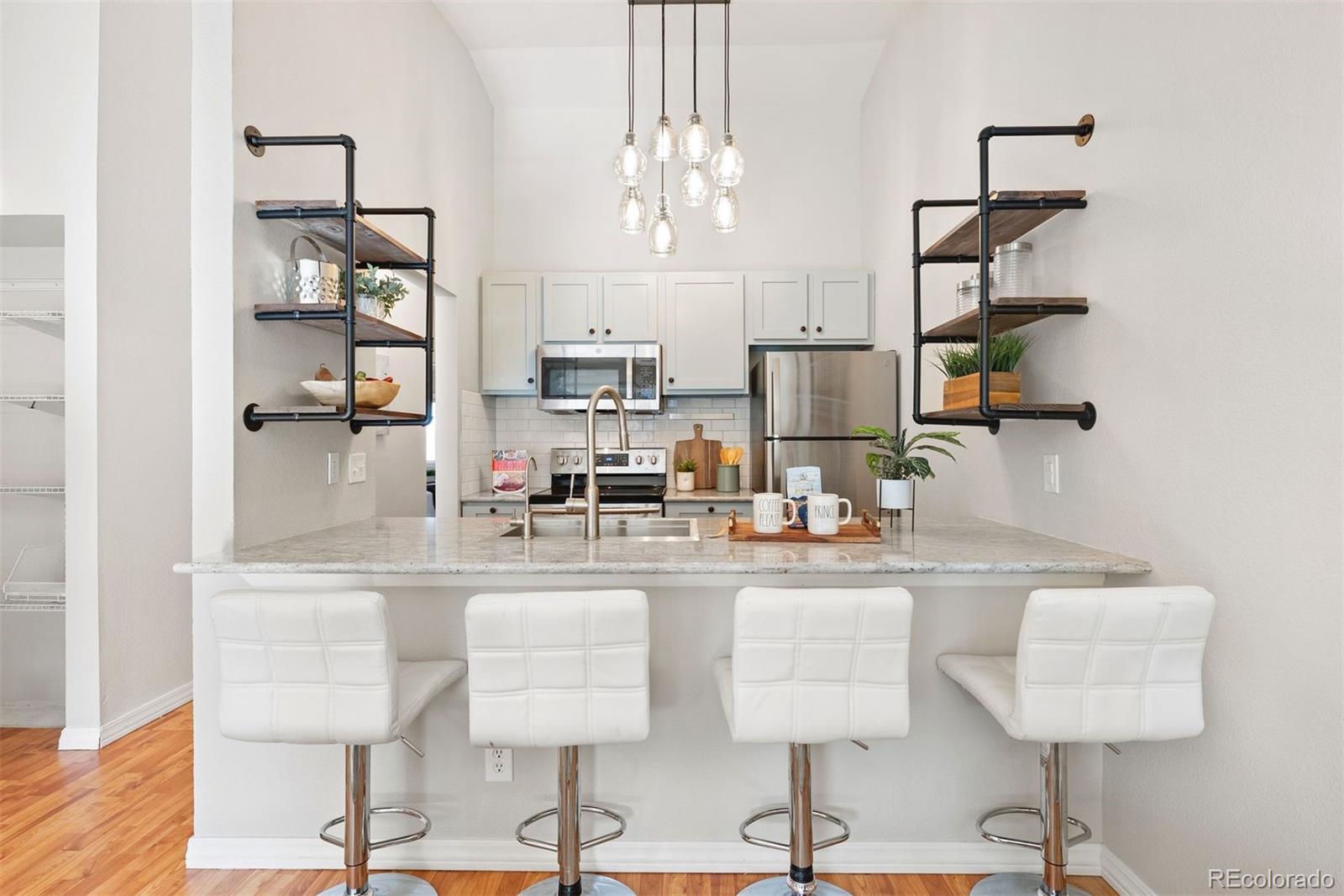 532 Oakwood Drive D204