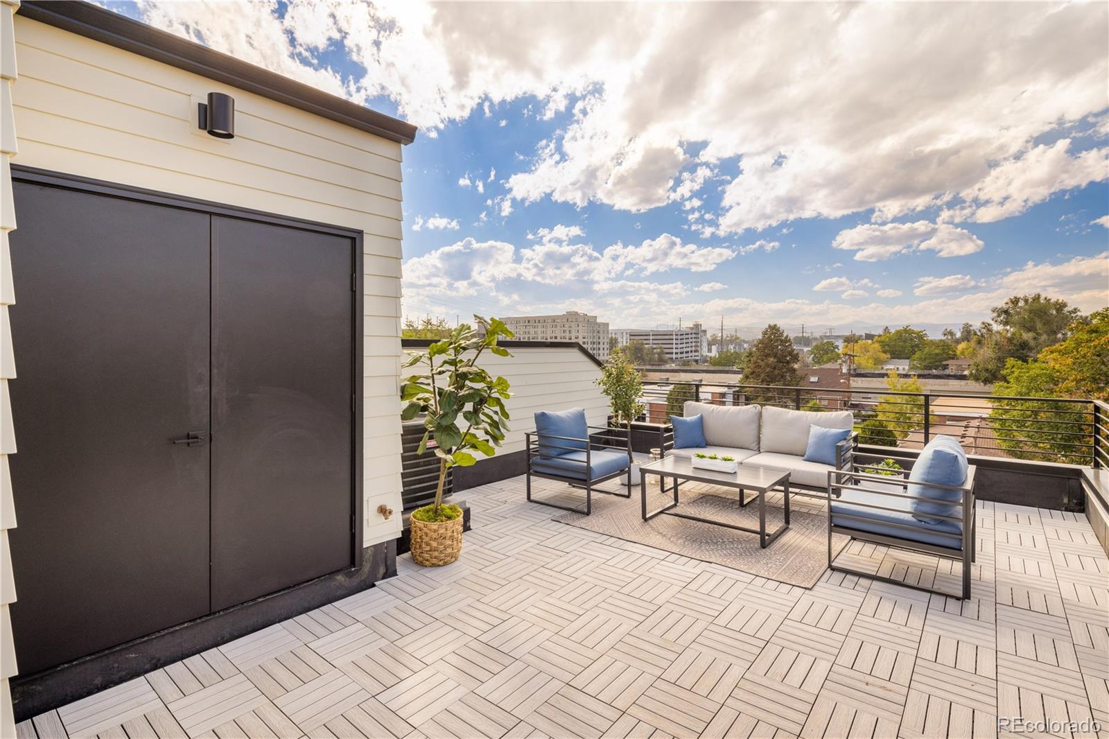 1240 N ZENOBIA Street 11