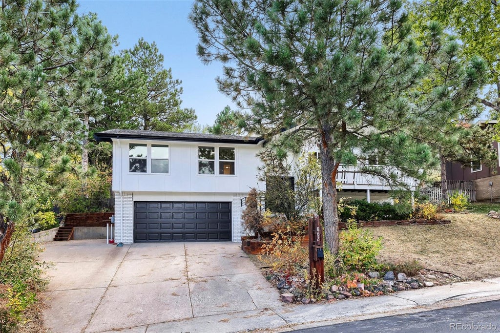 Photo of 862 S Deframe Way, Lakewood, CO 80228 (MLS # 8354451)
