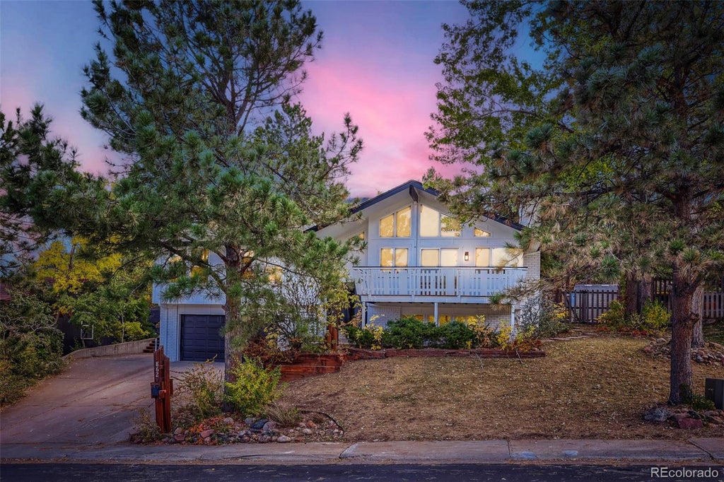 Photo of 862 S Deframe Way, Lakewood, CO 80228 (MLS # 8354451)