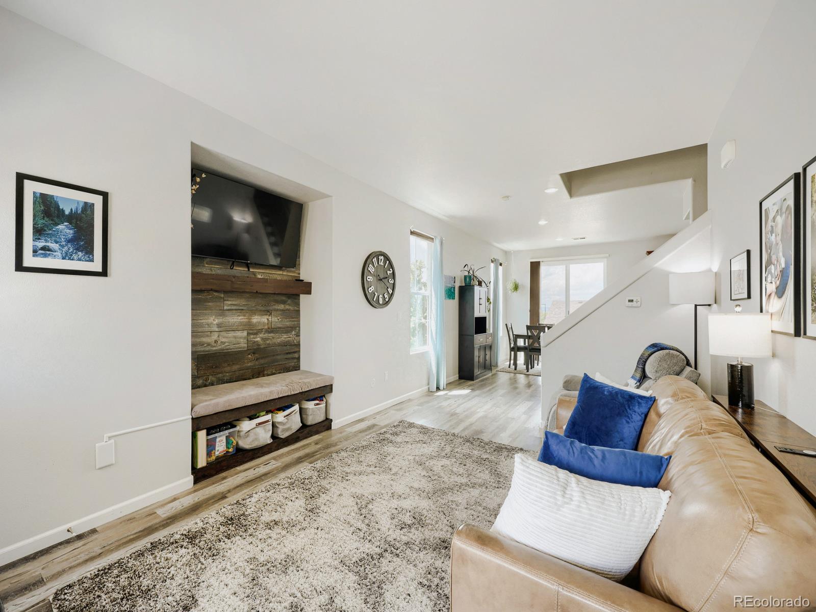 2094 Coach House Loop