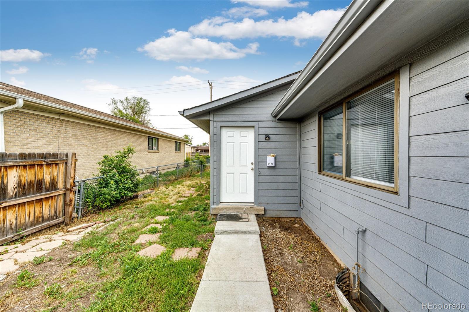 3174 W Center Avenue