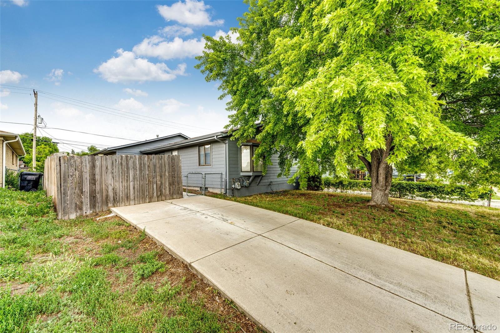 3174 W Center Avenue