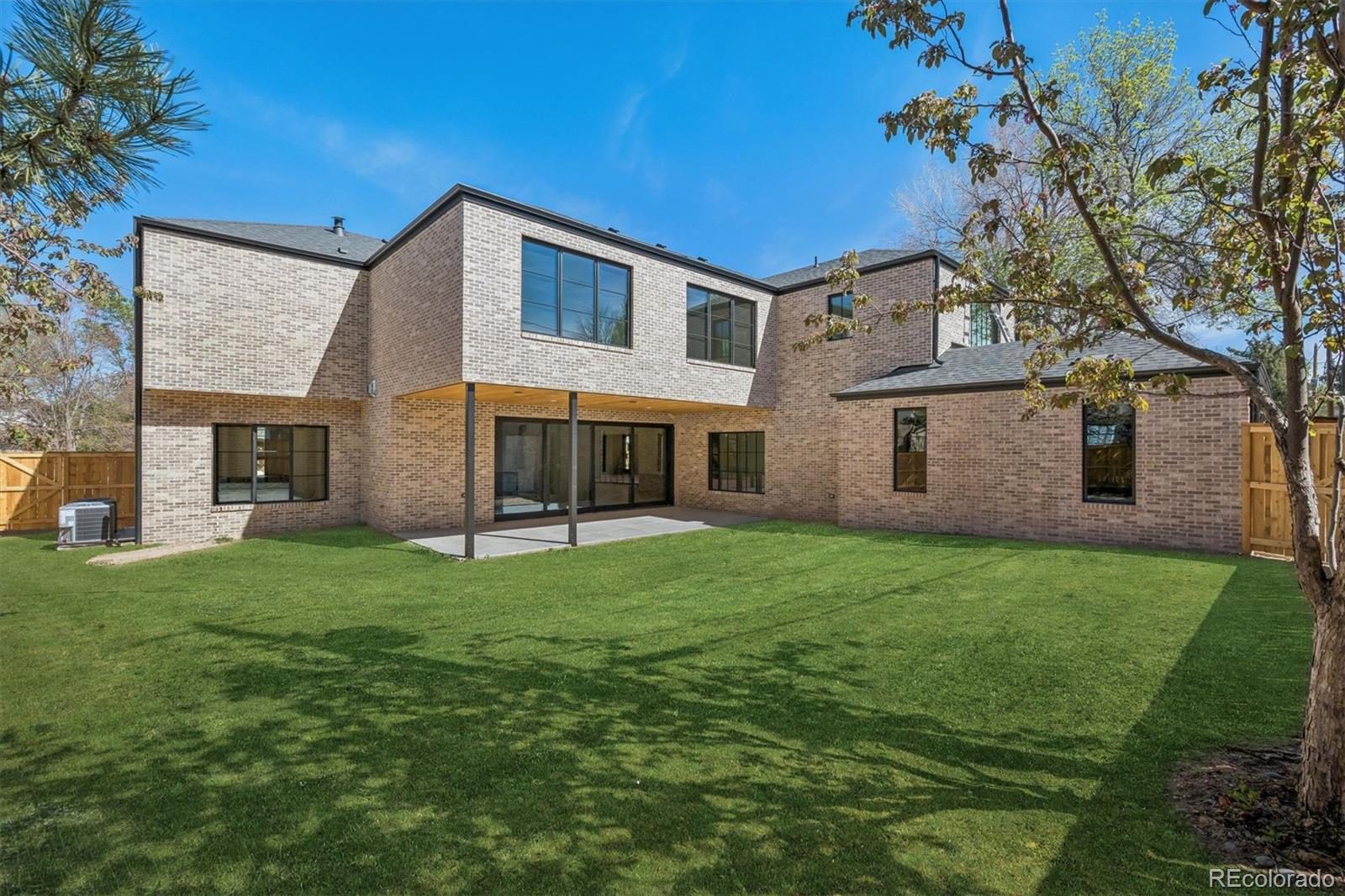 832 S Milwaukee Street