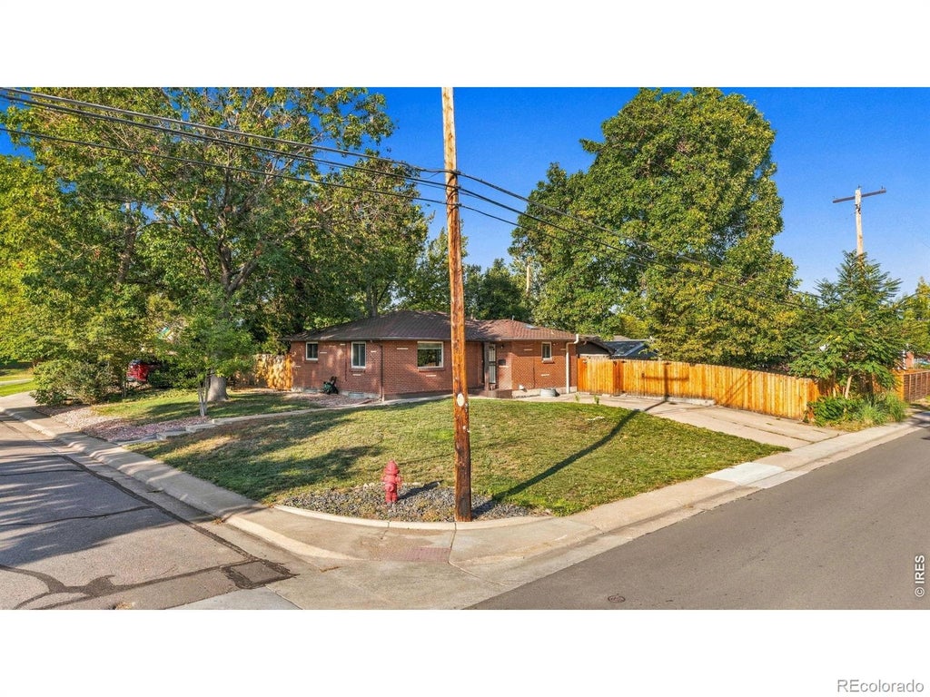 Photo of 1490 S Zephyr Street, Lakewood, CO 80232 (MLS # IR1070456)