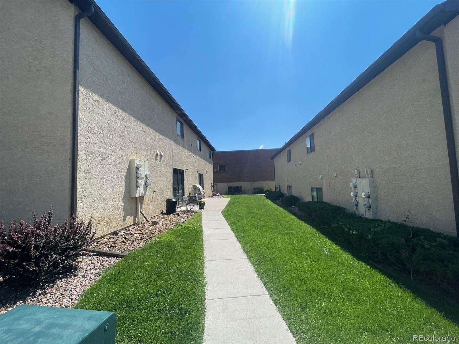 2625 E Uintah Street