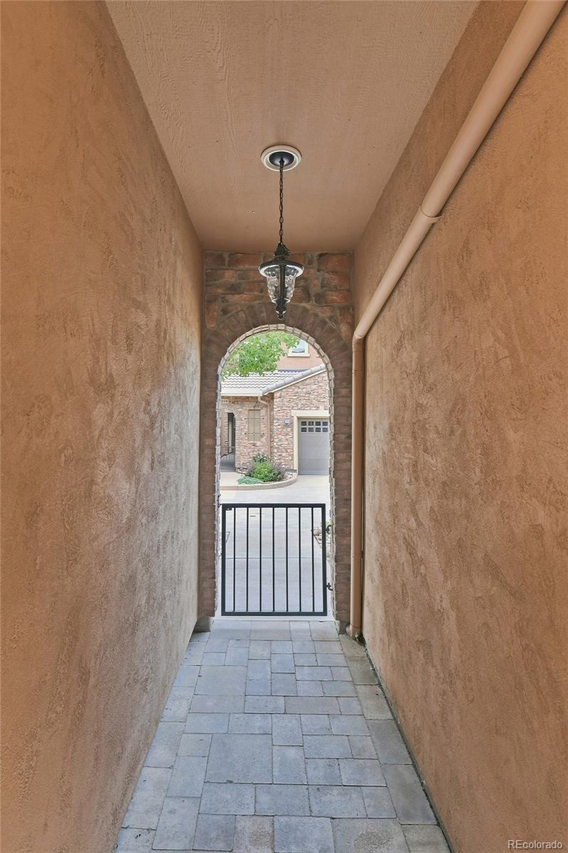 9218 Viaggio Way
