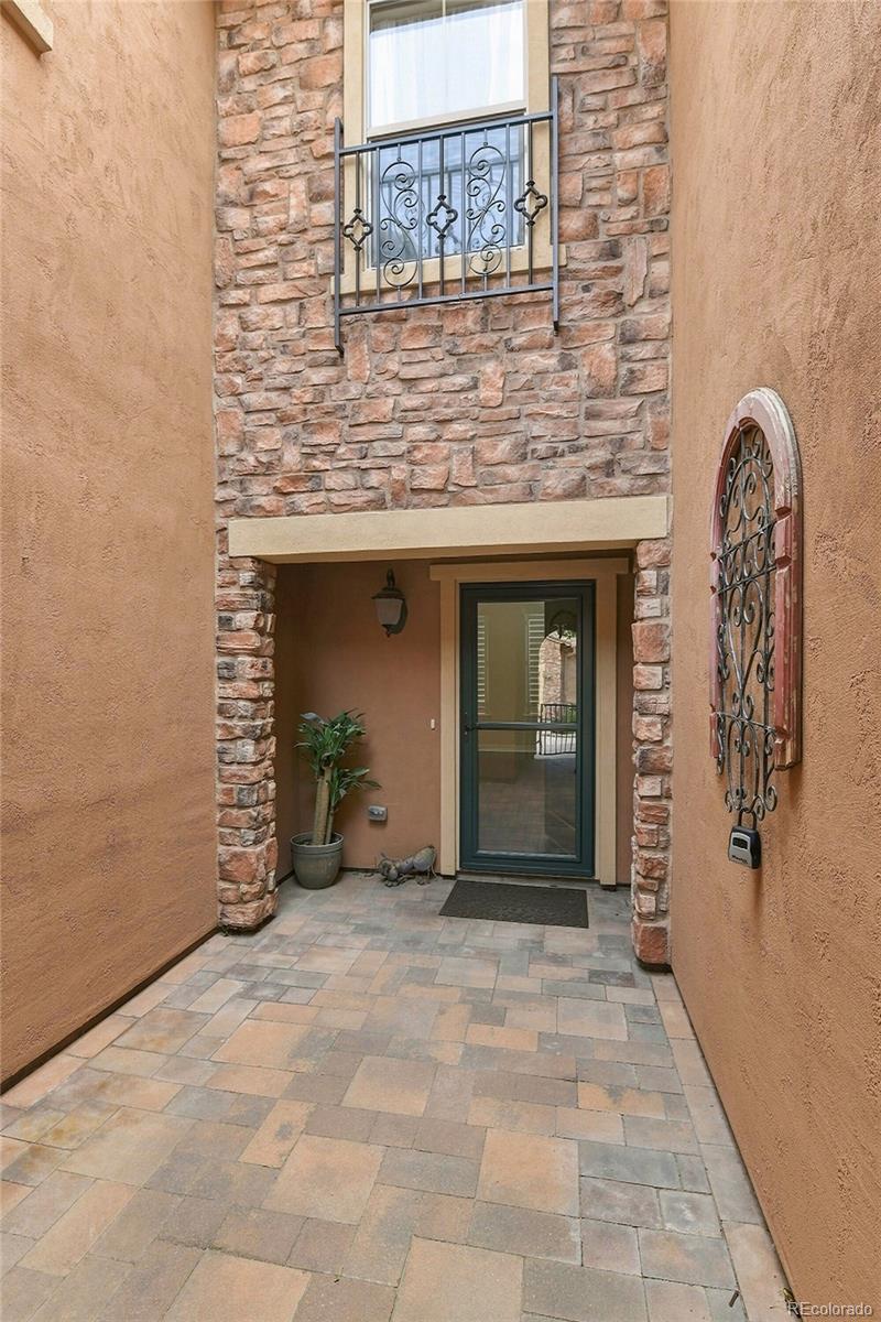 9218 Viaggio Way