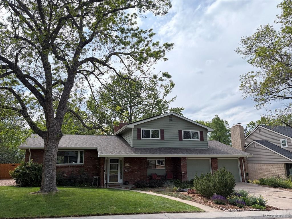 Photo of 6929 S Bemis Street, Littleton, CO 80120 (MLS # 5747503)