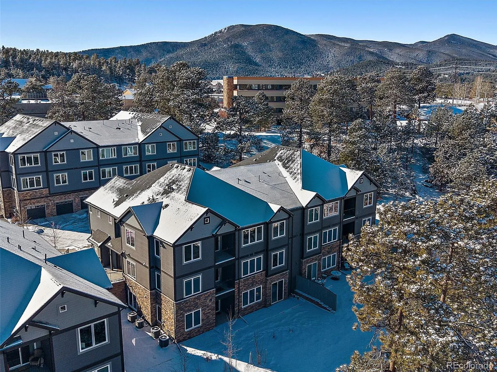 Evergreen, Colorado 80439, United States, 3 Bedrooms Bedrooms, ,3 BathroomsBathrooms,Residential,Pending,20304