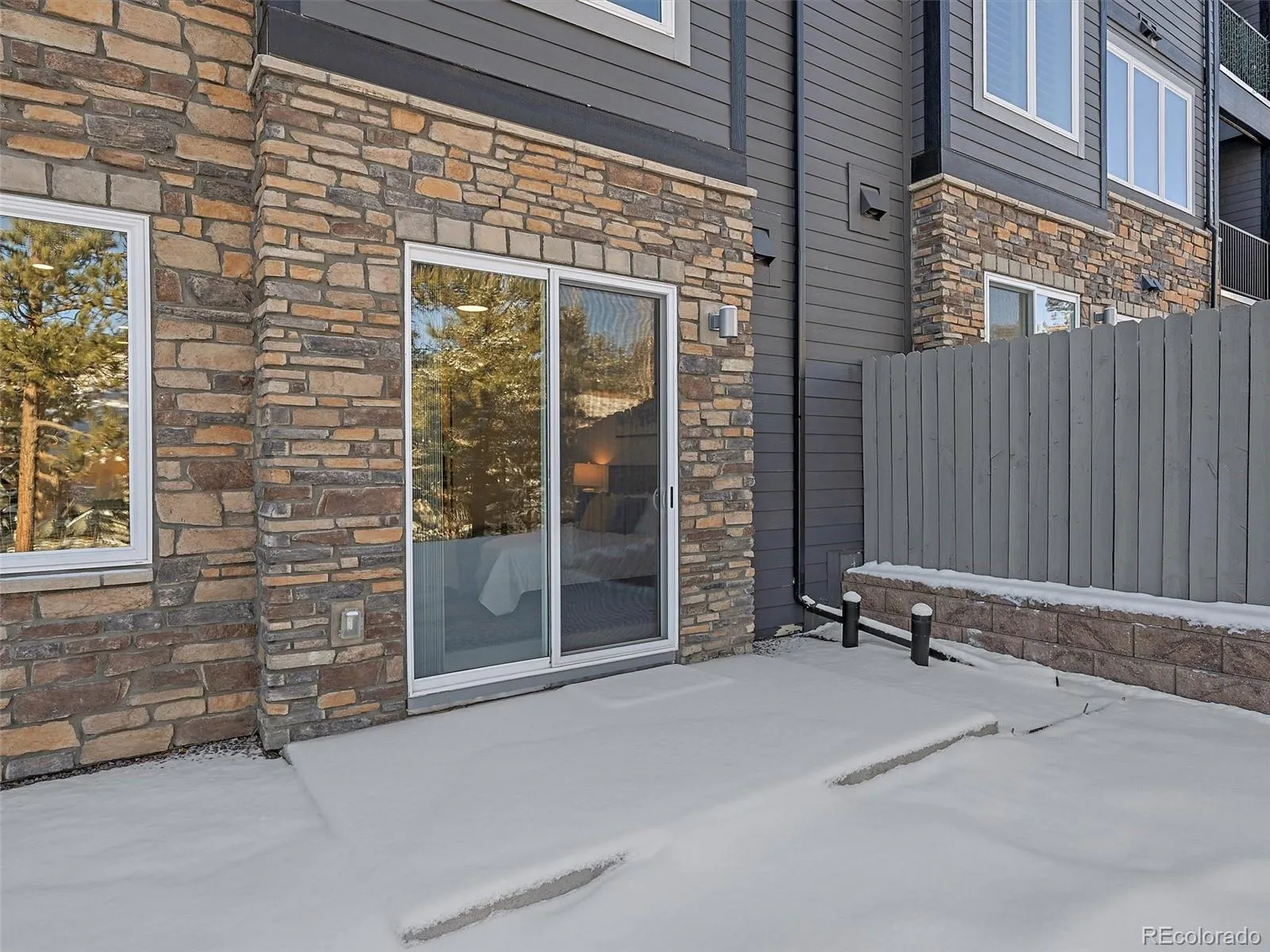 Evergreen, Colorado 80439, United States, 3 Bedrooms Bedrooms, ,3 BathroomsBathrooms,Residential,Pending,20304