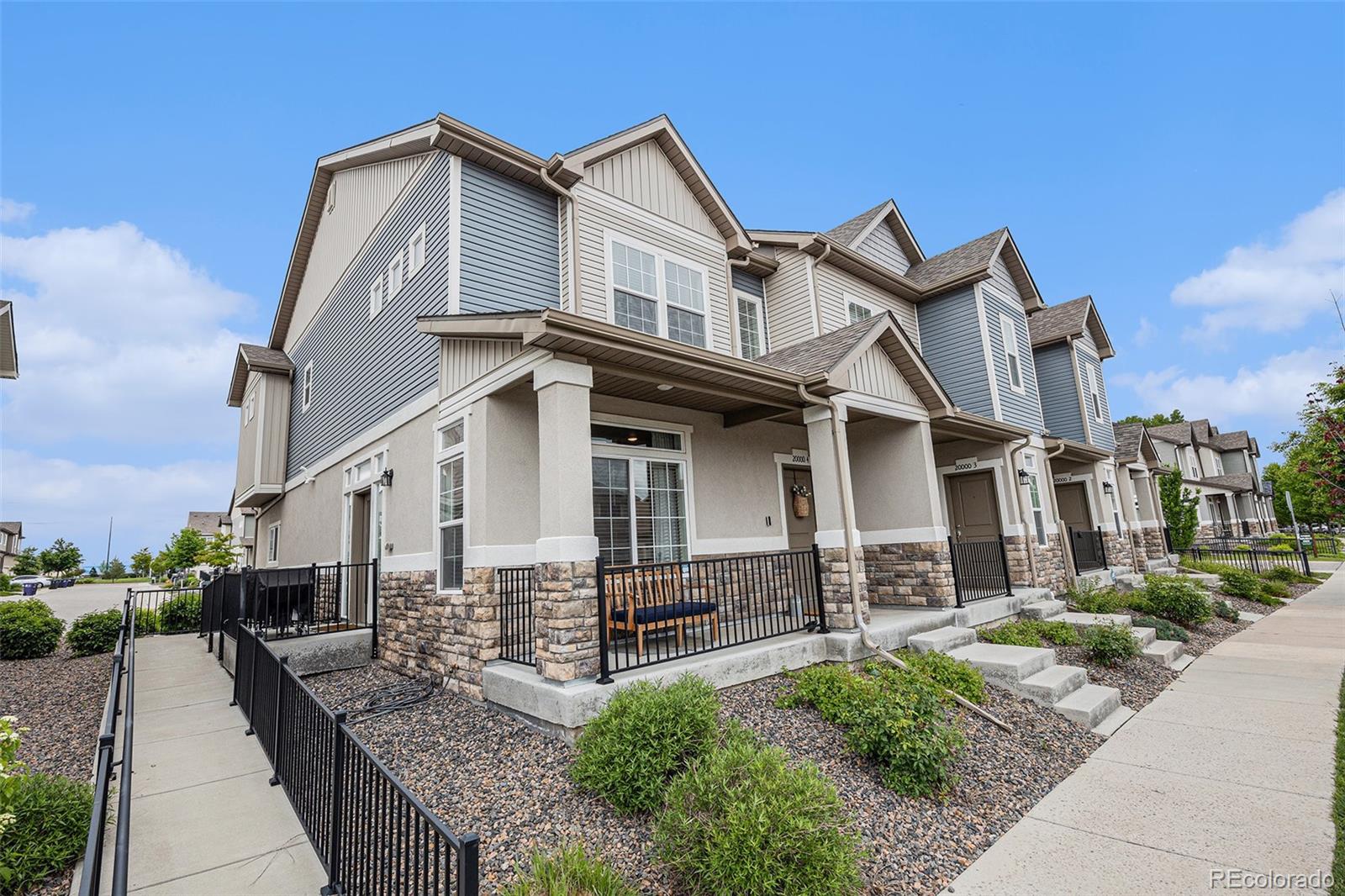 20000 E 40th Avenue 4