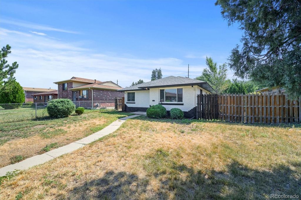 Photo of 3640 Forest Street, Denver, CO 80207 (MLS # 7305277)