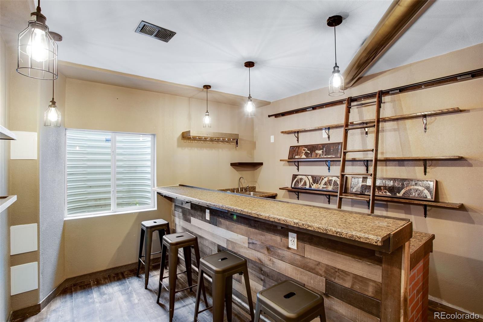602 Mathews Way