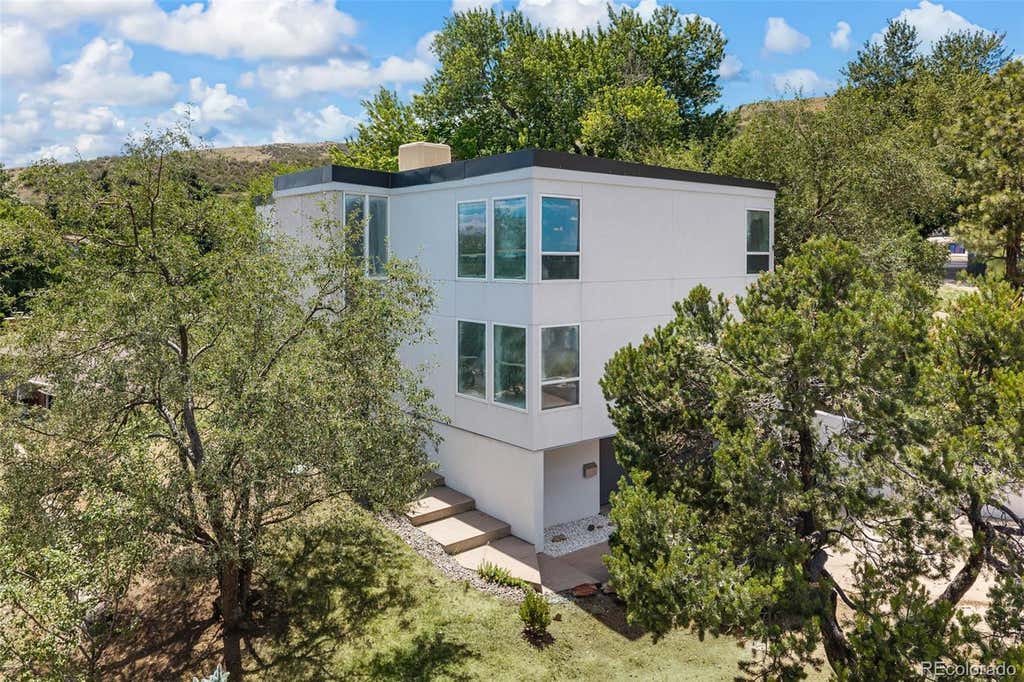 Photo of 960 S Foothill Drive, Lakewood, CO 80228 (MLS # 4985494)