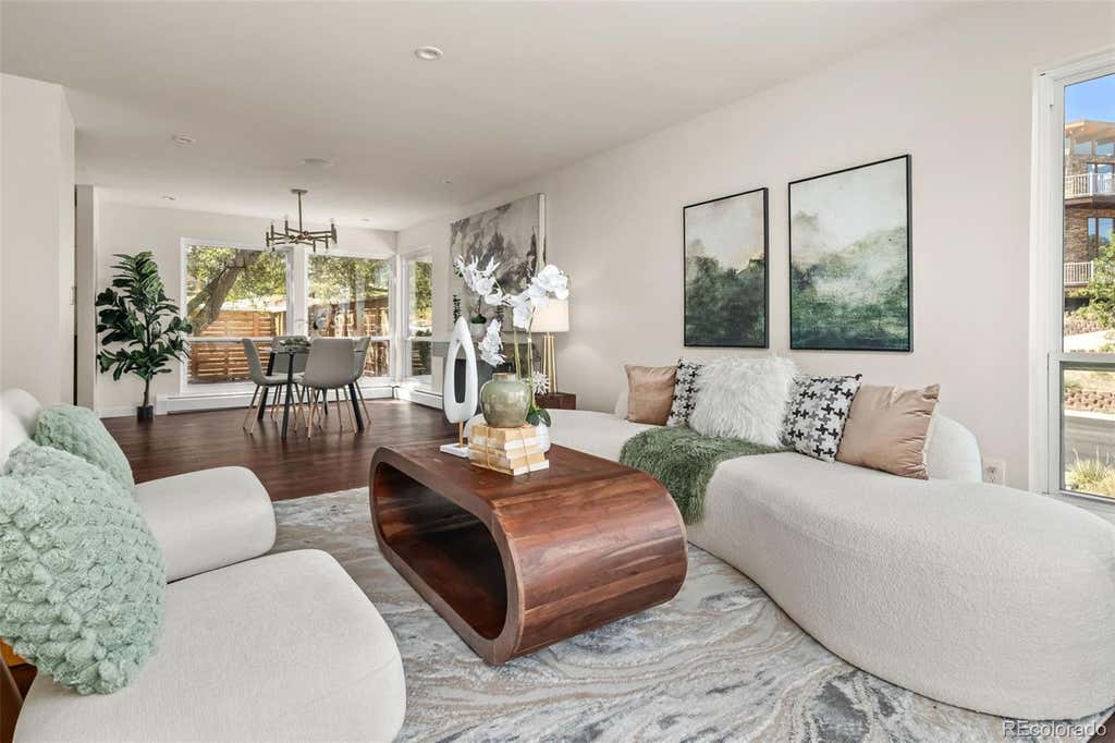 Photo of 960 S Foothill Drive, Lakewood, CO 80228 (MLS # 4985494)