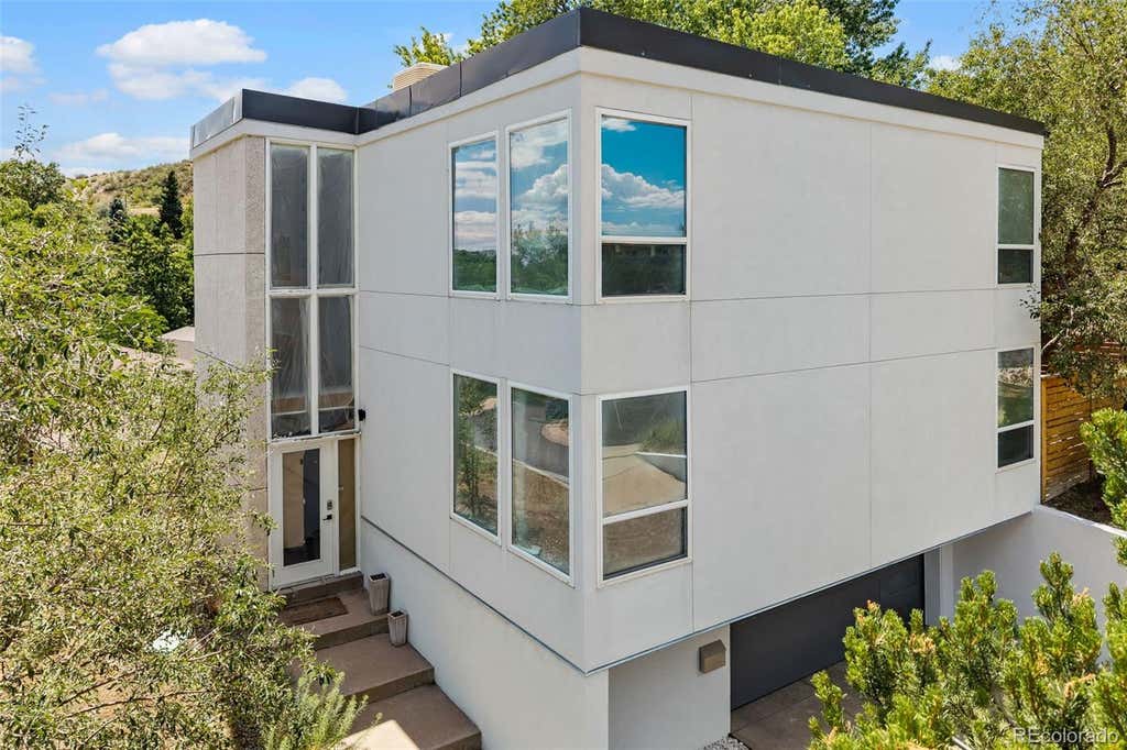 Photo of 960 S Foothill Drive, Lakewood, CO 80228 (MLS # 4985494)