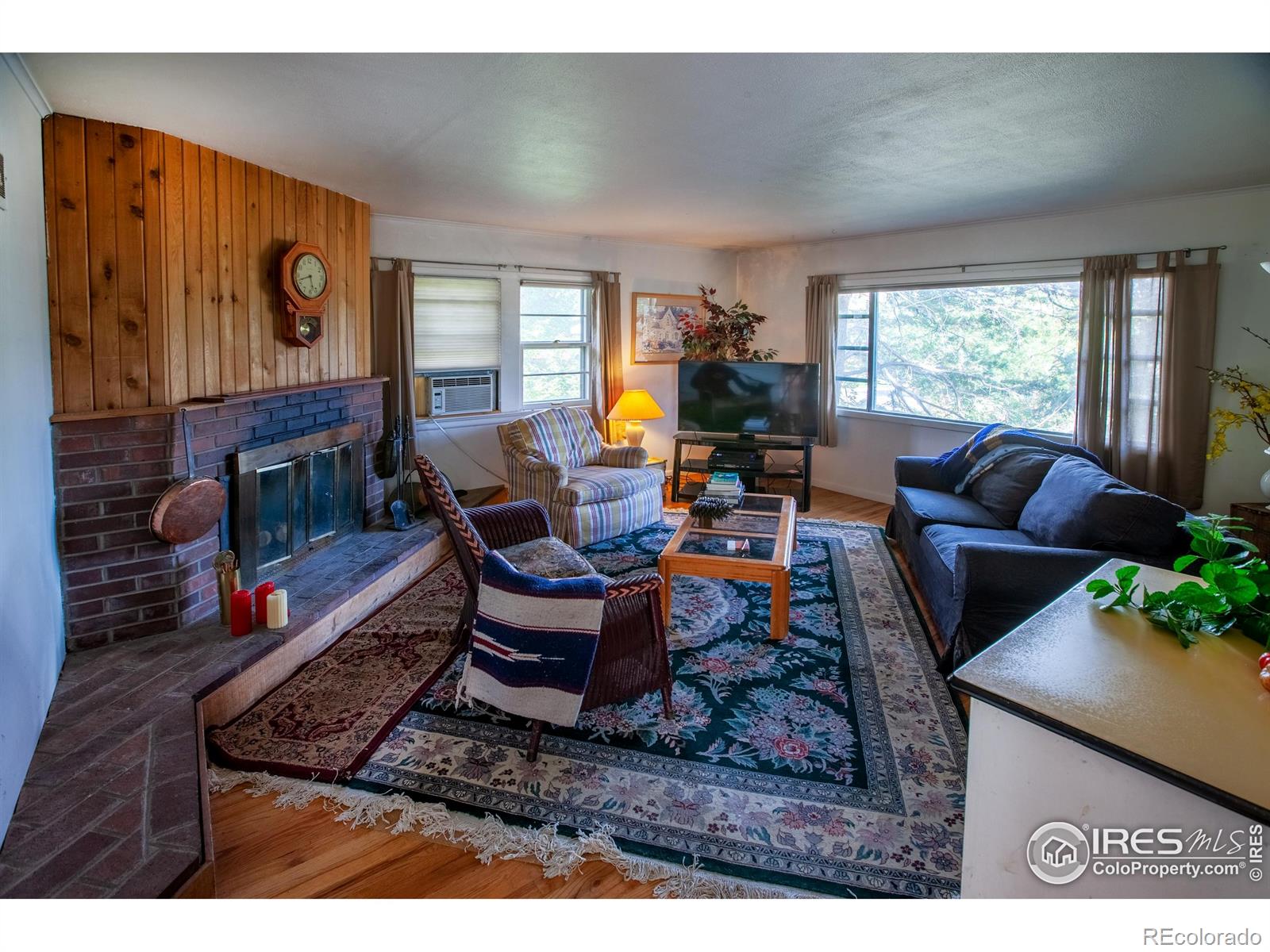 610 University Avenue