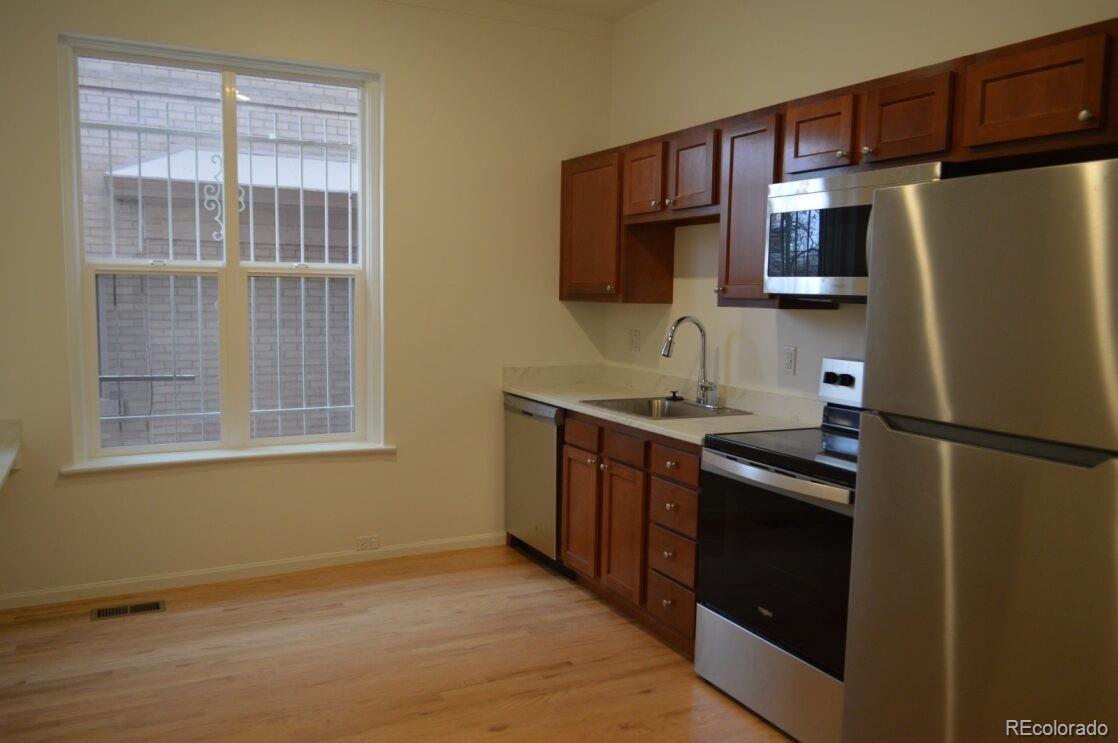 1735 Gaylord Street, Denver, CO, 80206 3 1735 Gaylord Street