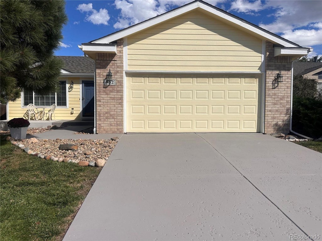 Photo of 832 Pitkin Way, Castle Rock, CO 80104 (MLS # 9900988)